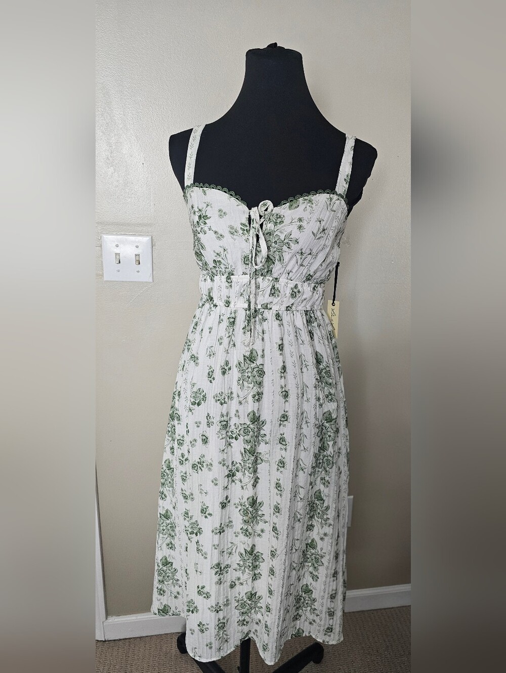 Floral Corset Style Sundress with Sweetheart Green Lace Trim Neckline